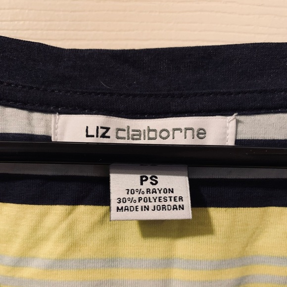 Liz Claiborne Petites T-shirt Navy multicolor stripe. Size Petite Small NWT - Picture 2 of 2